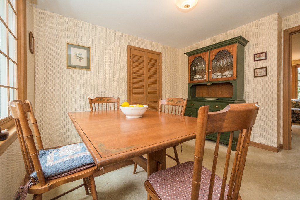 8 Castle Road Westford, MA 01886 - Photo 7 of 30 Gallery Image 7