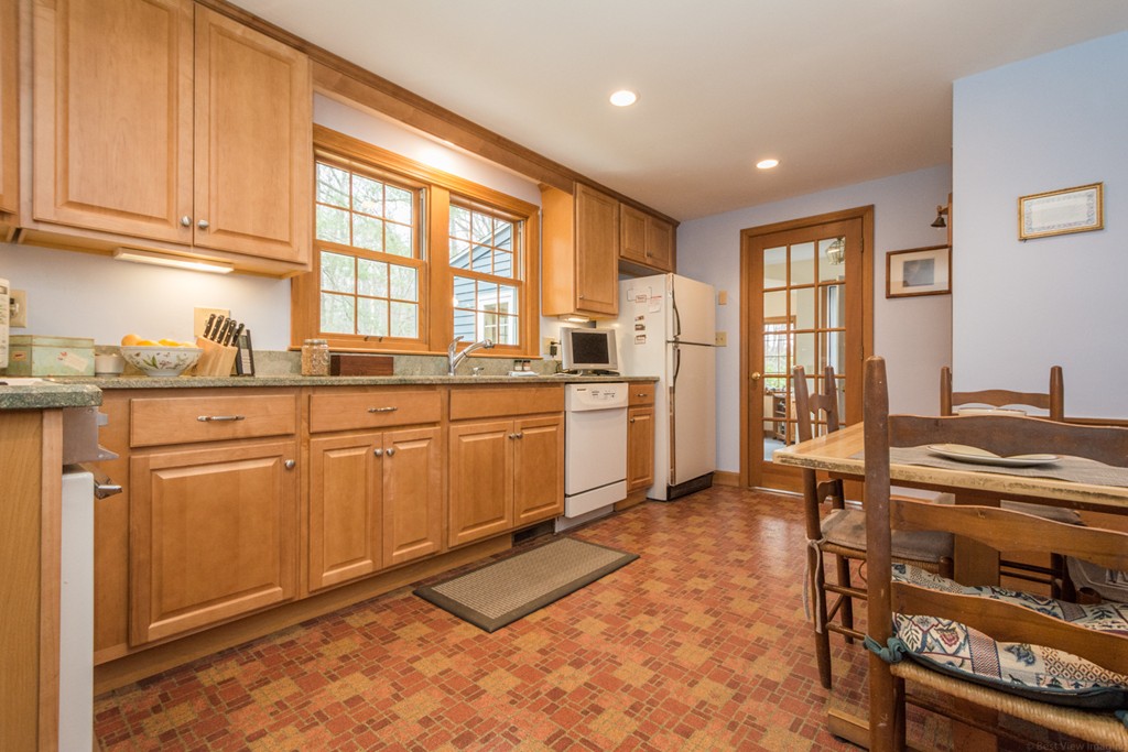 8 Castle Road Westford, MA 01886 - Photo 8 of 30 Gallery Image 8