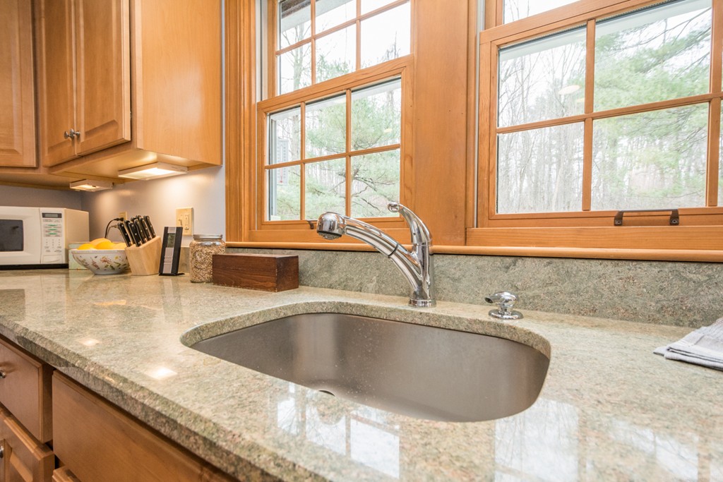 8 Castle Road Westford, MA 01886 - Photo 10 of 30 Gallery Image 10