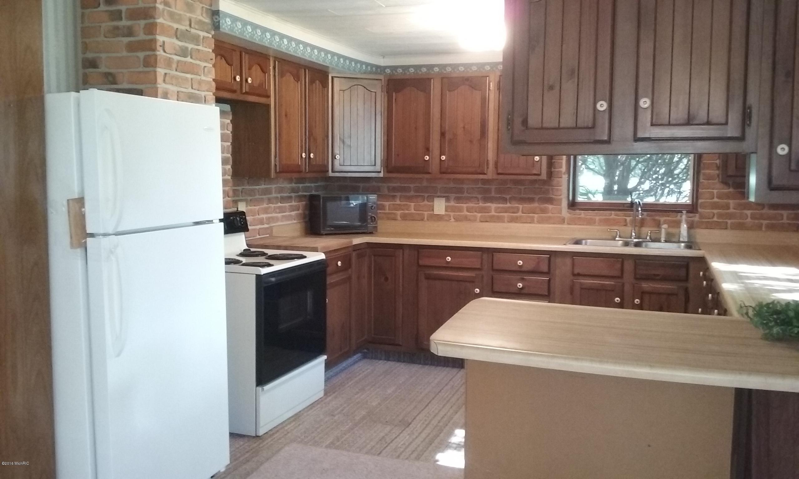 8600 Bayview Road Onekama, MI 49675 - Photo 17 of 65 2016-09-01 11.27.07