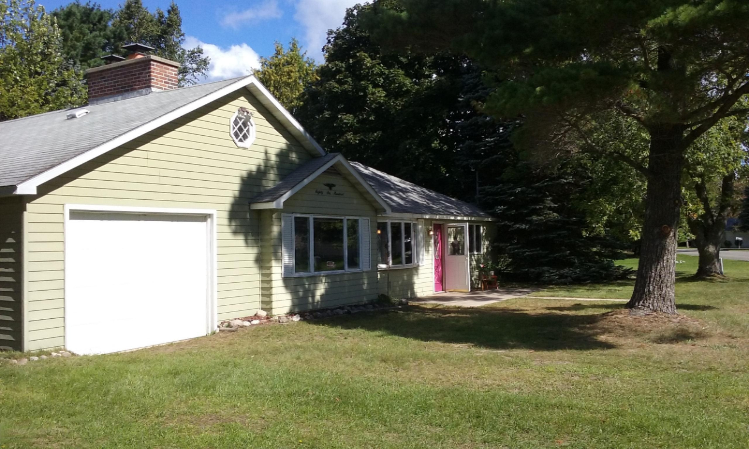 8600 Bayview Road Onekama, MI 49675 - Photo 5 of 65 2 car Garage