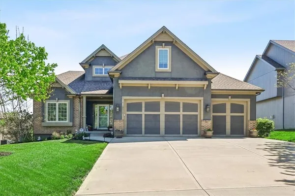 $745,000 | 9519 North Lane Avenue, Kansas City, MO 64157