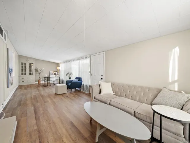 $3,150 | 367 Hedge Way, Chula Vista, CA 91910