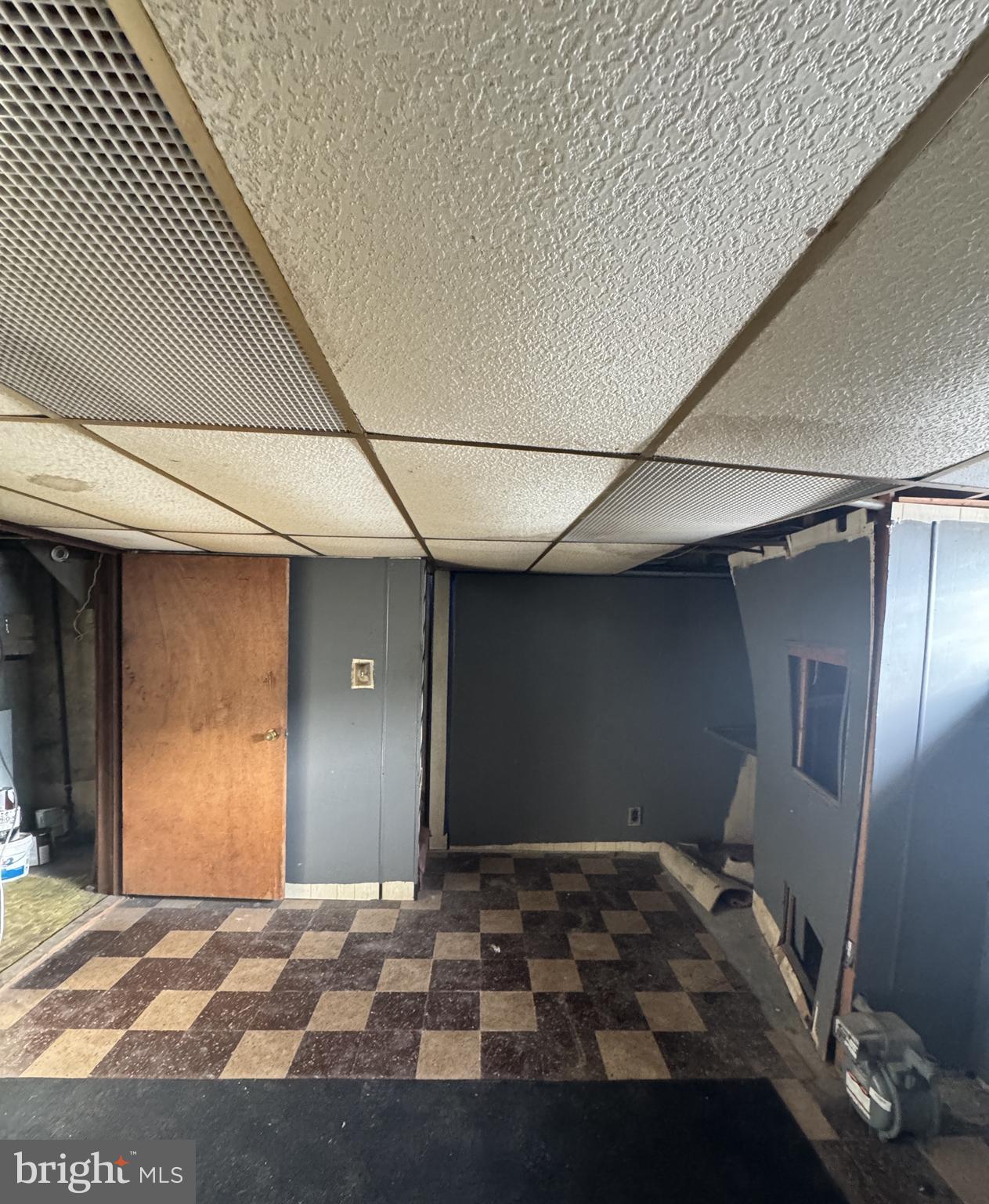 6048 Agusta Street Philadelphia, PA 19149 - Photo 7 of 24 a view of empty room