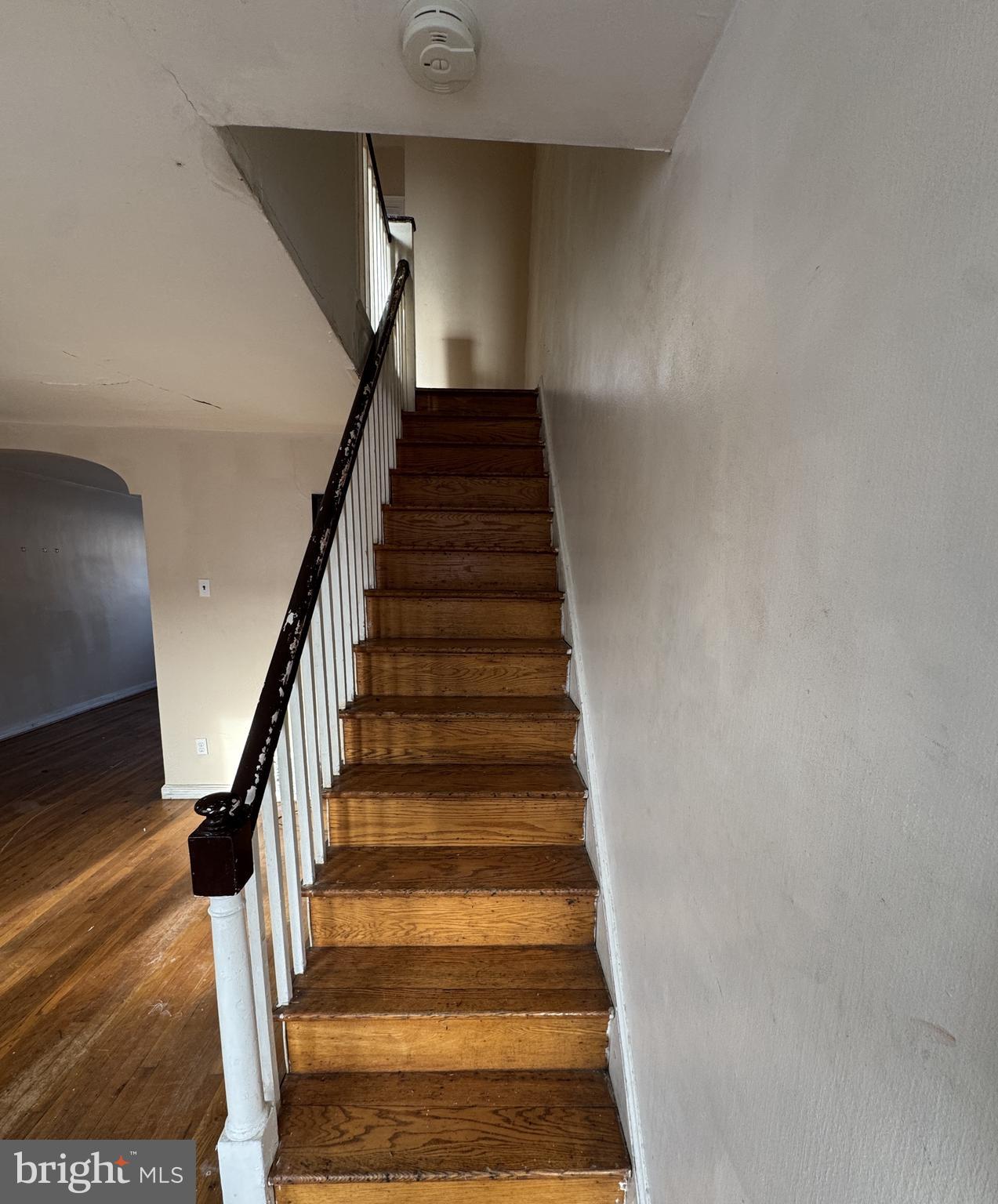 6048 Agusta Street Philadelphia, PA 19149 - Photo 8 of 24 a view of entryway