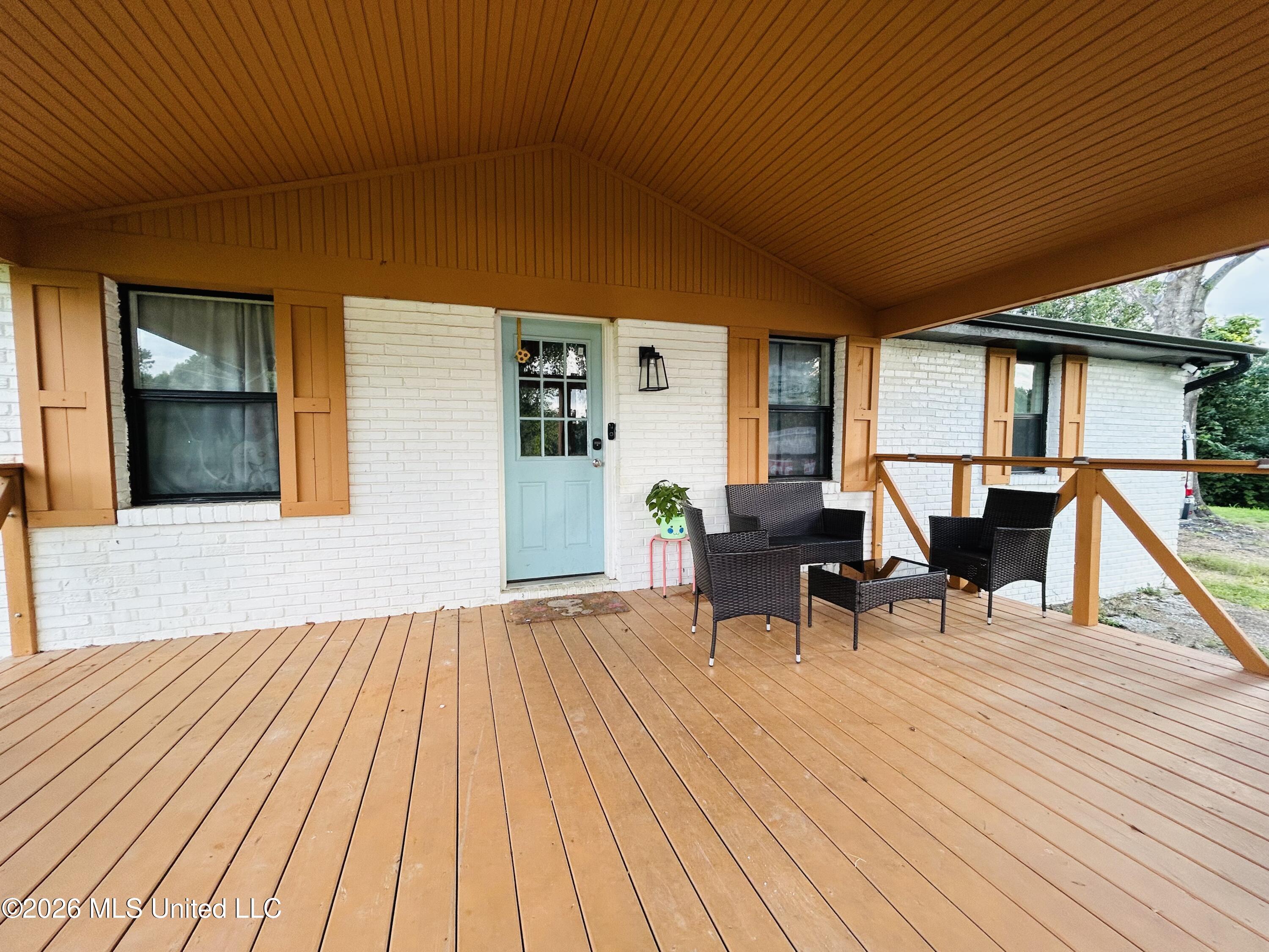 5015 Arkabutla Road Coldwater, MS 38618 - Photo 4 of 12 Front Porch