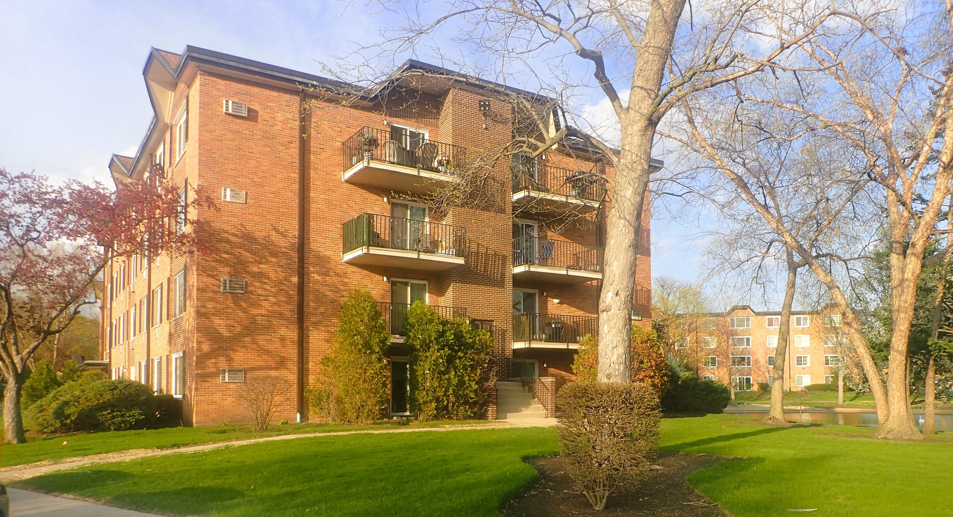 1127 South Old Wilke Road, Unit 101 Rolling Meadows, IL 60005 - Photo 2 of 32