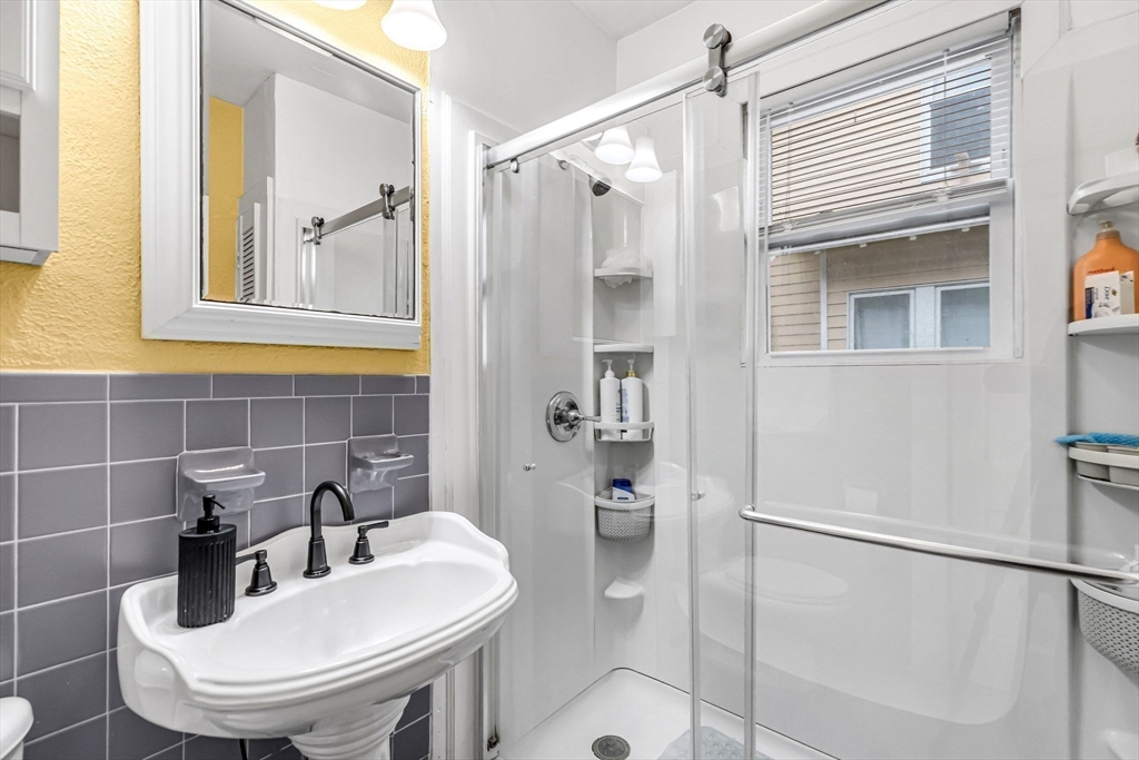 79 Marsden Street Springfield, MA 01109 - Photo 26 of 33