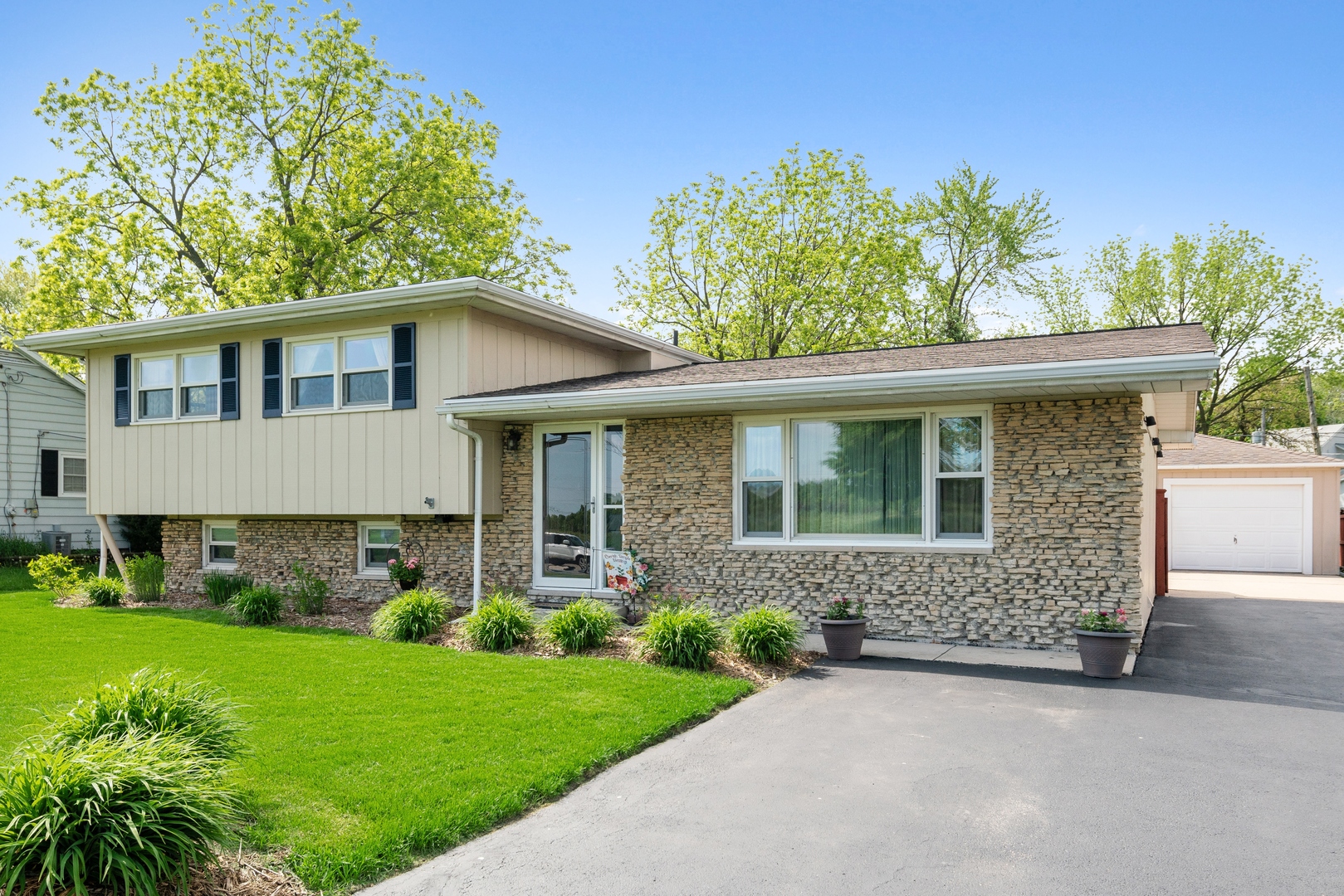 2255 Caton Farm Road Crest Hill, IL 60403 - Photo 1 of 19