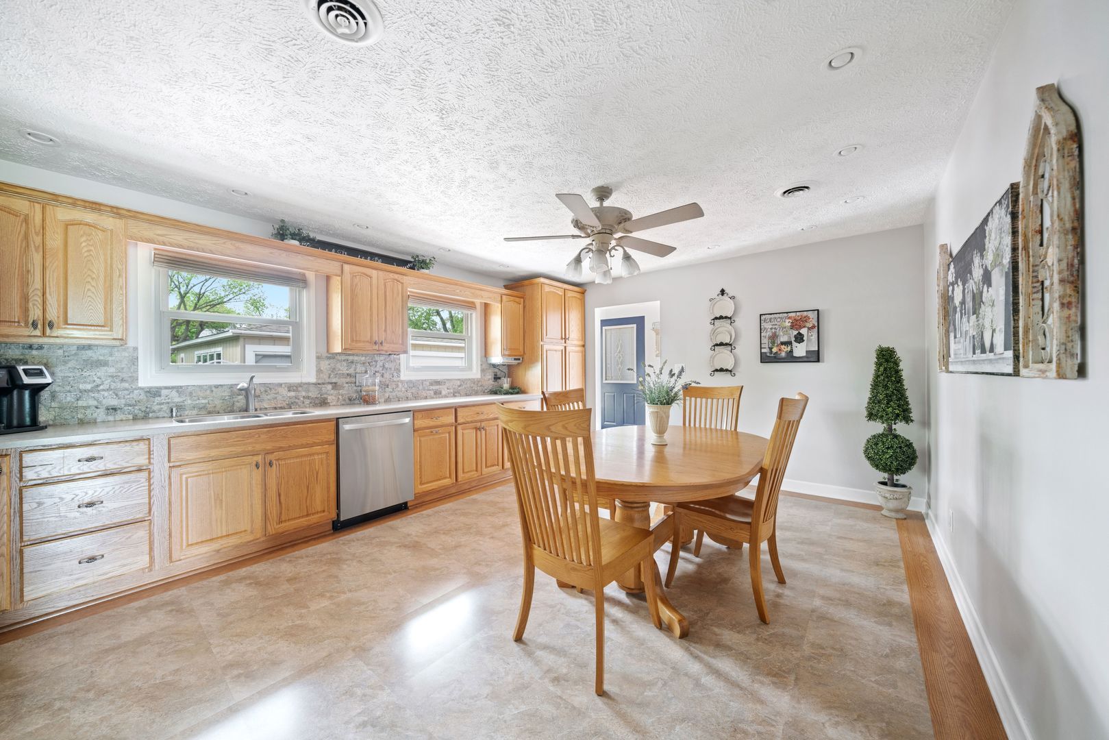 2255 Caton Farm Road Crest Hill, IL 60403 - Photo 3 of 19