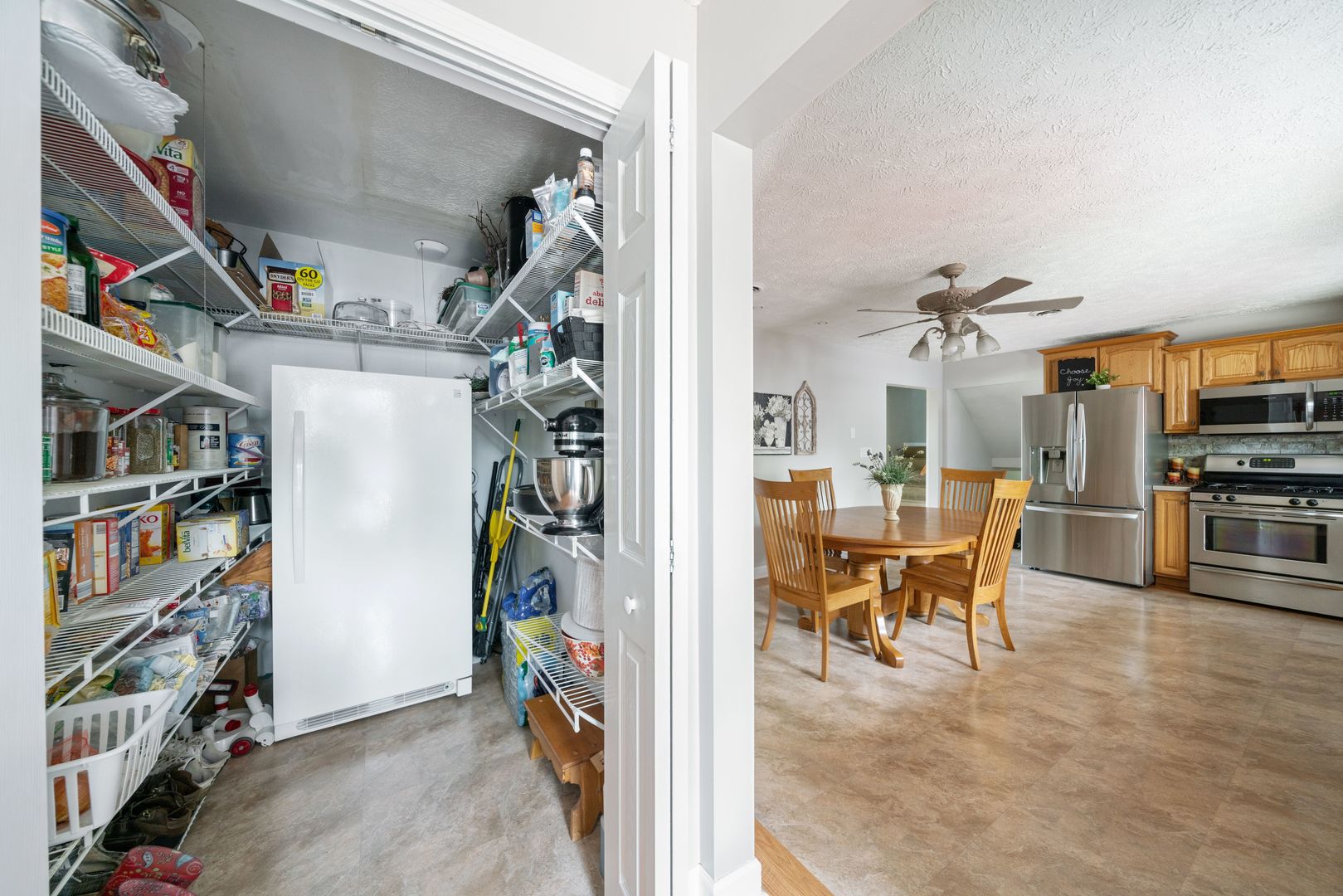 2255 Caton Farm Road Crest Hill, IL 60403 - Photo 5 of 19