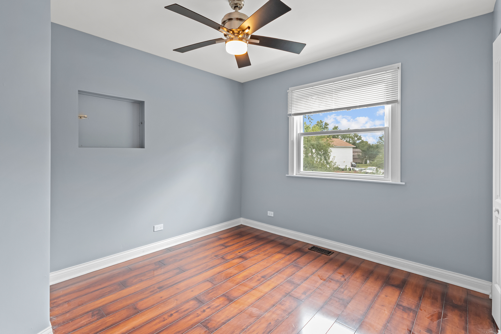 5855 Timberlane Road Matteson, IL 60443 - Photo 11 of 22 a view of empty room with wooden floor