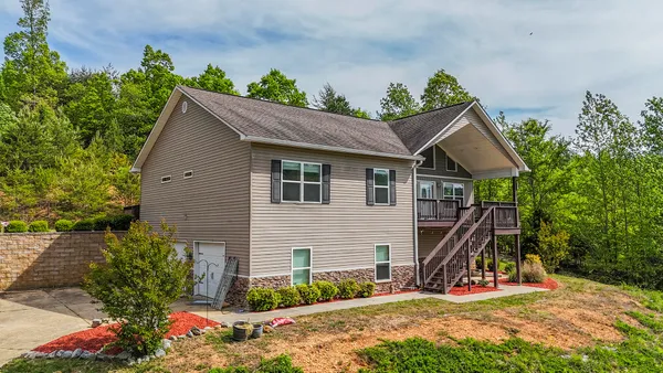 $499,900 | 365 Meadowbrook Lane, Trenton, GA 30752