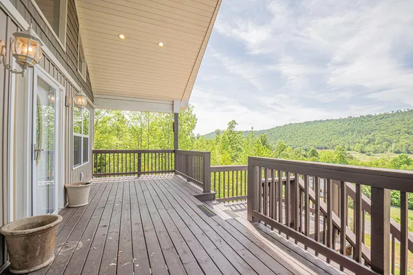 $499,900 | 365 Meadowbrook Lane, Trenton, GA 30752