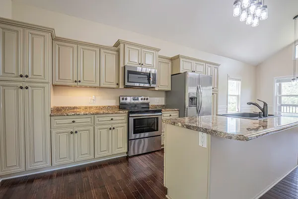 $499,900 | 365 Meadowbrook Lane, Trenton, GA 30752