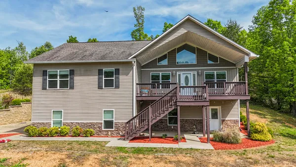 $499,900 | 365 Meadowbrook Lane, Trenton, GA 30752
