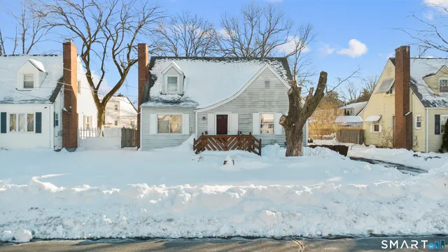 $239,000 | 82 Foxcroft Drive, Manchester, CT 06040