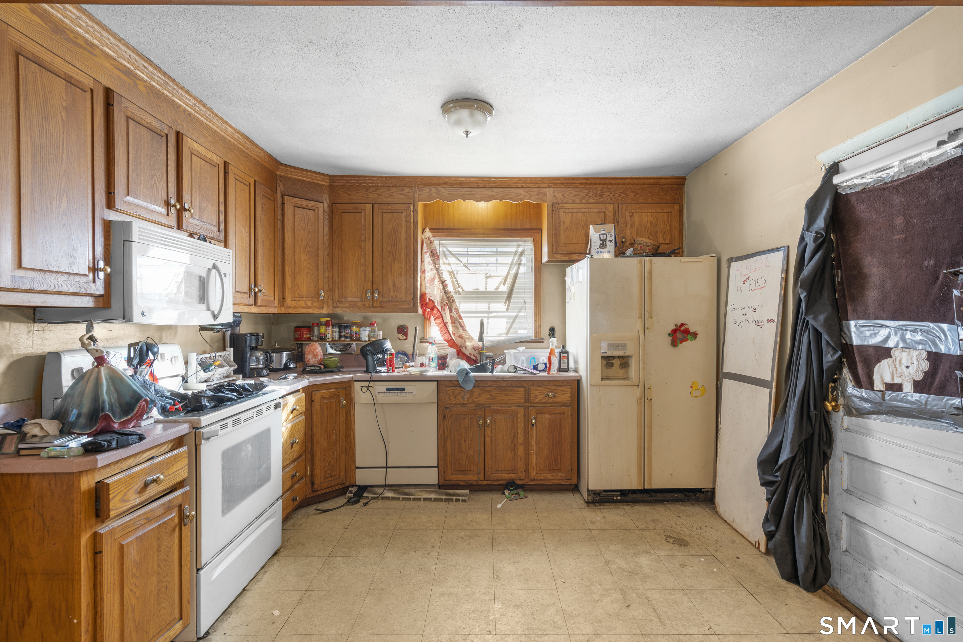 82 Foxcroft Drive Manchester, CT 06040 - Photo 8 of 34