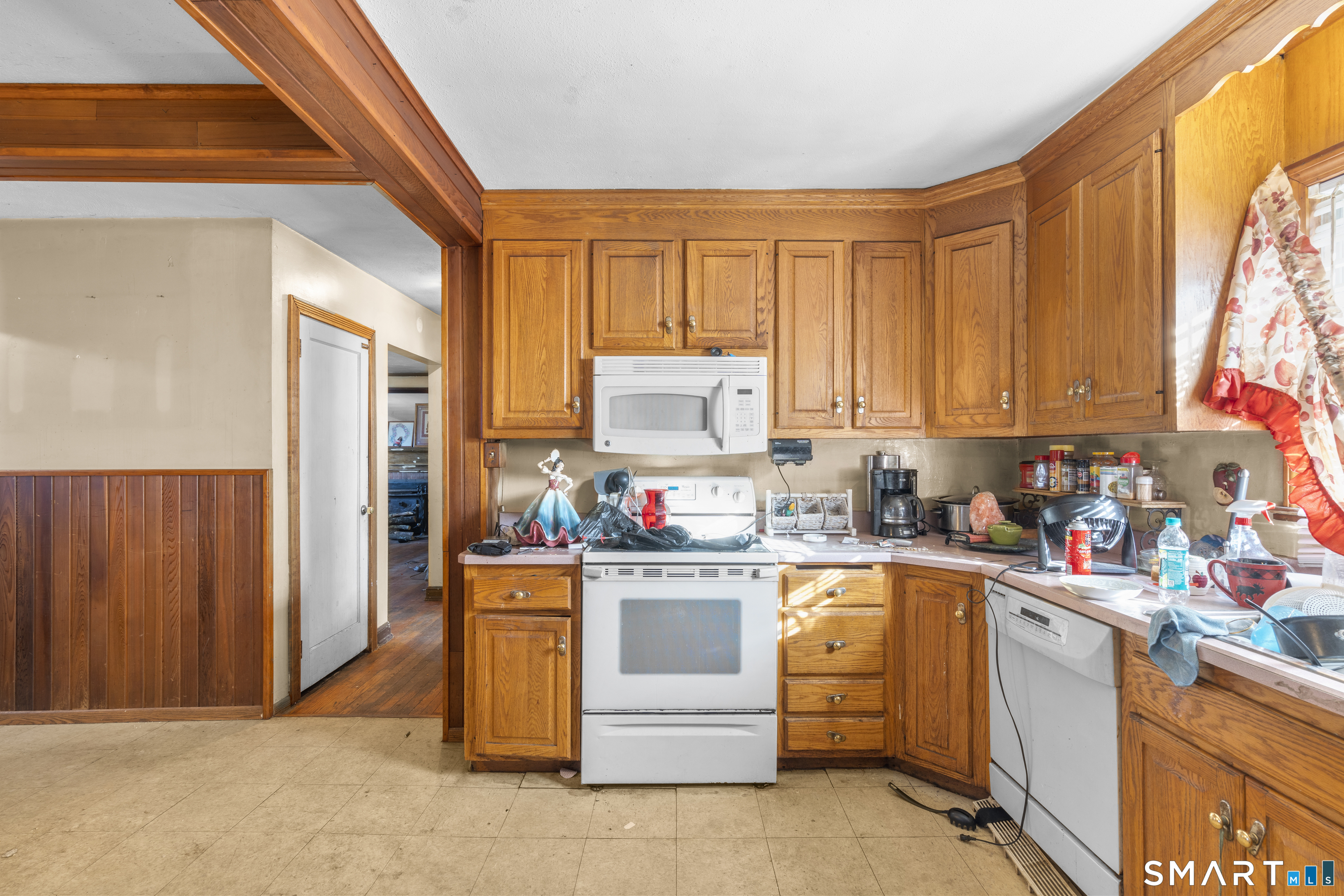 82 Foxcroft Drive Manchester, CT 06040 - Photo 9 of 34