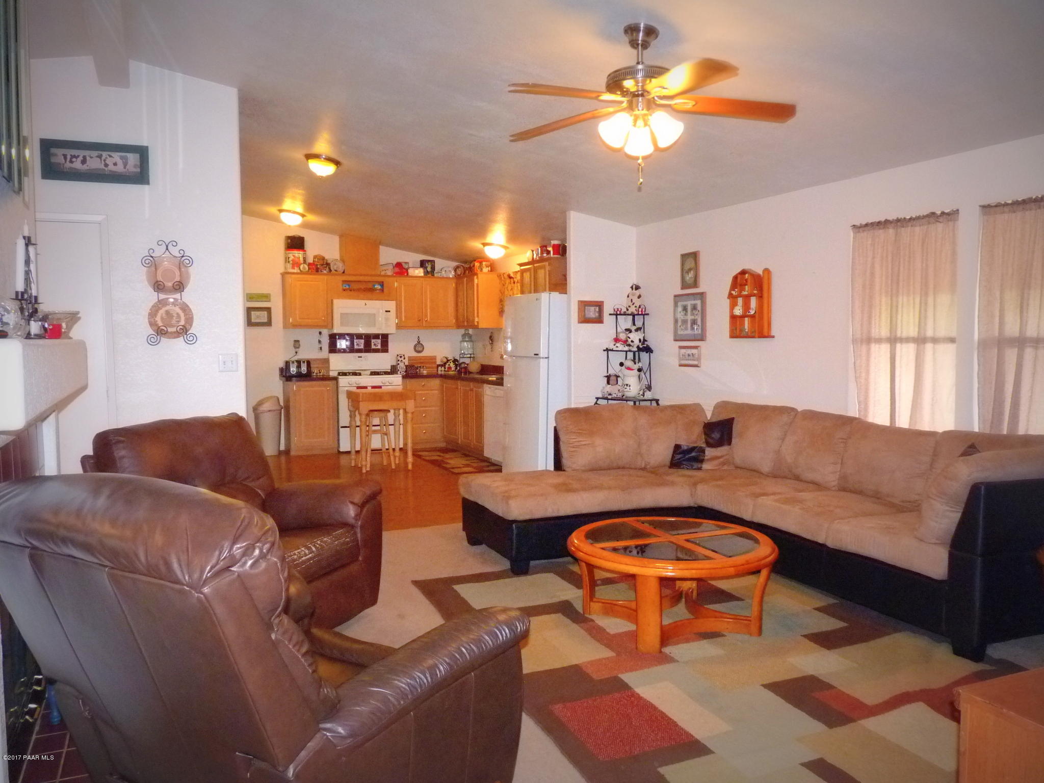 17650 Feldon Ridge Road Dewey, AZ 86327 - Photo 43 of 50 Living Room a