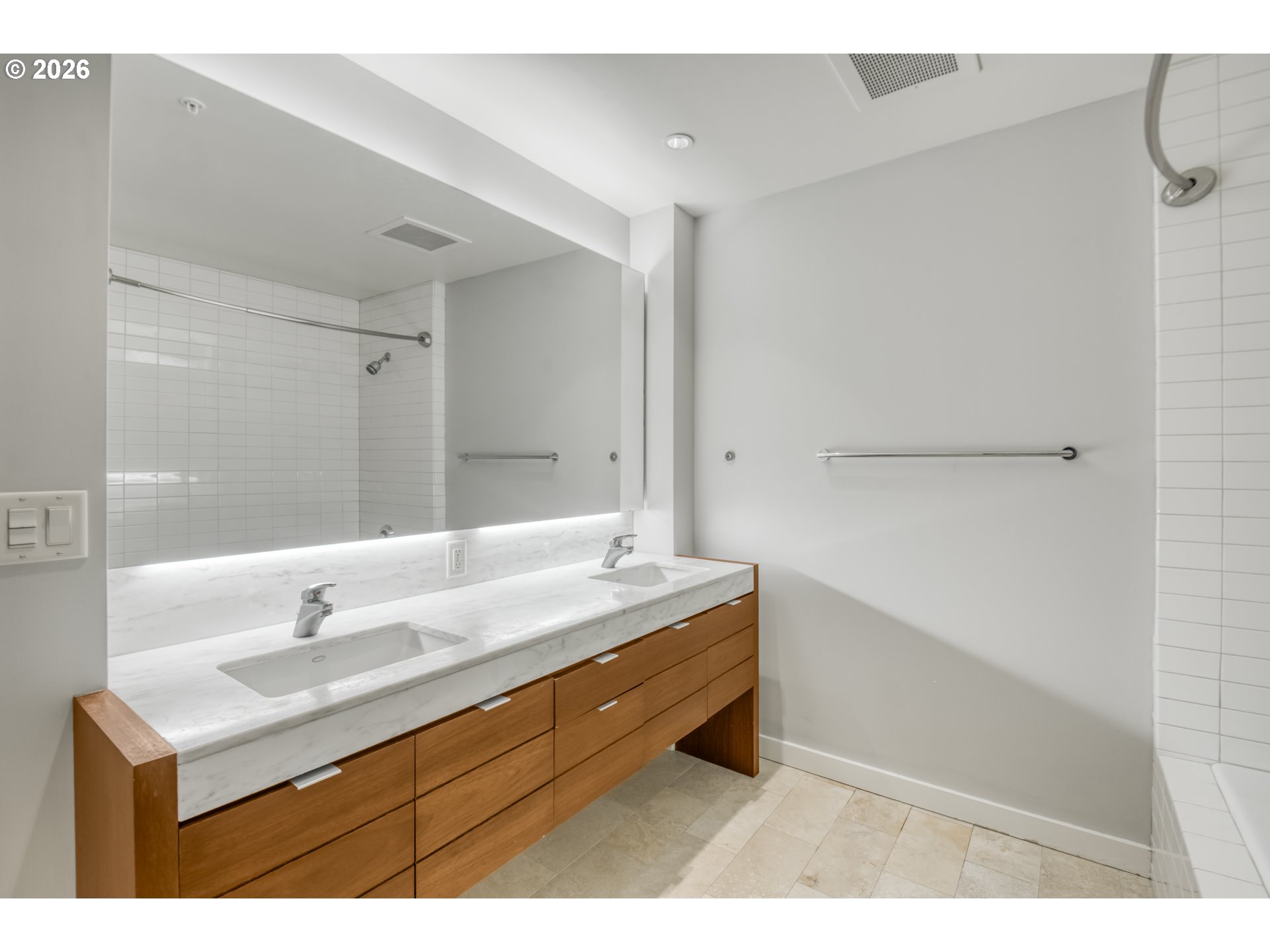 836 South Curry Street, Unit 1306 Portland, OR 97239 - Photo 17 of 39