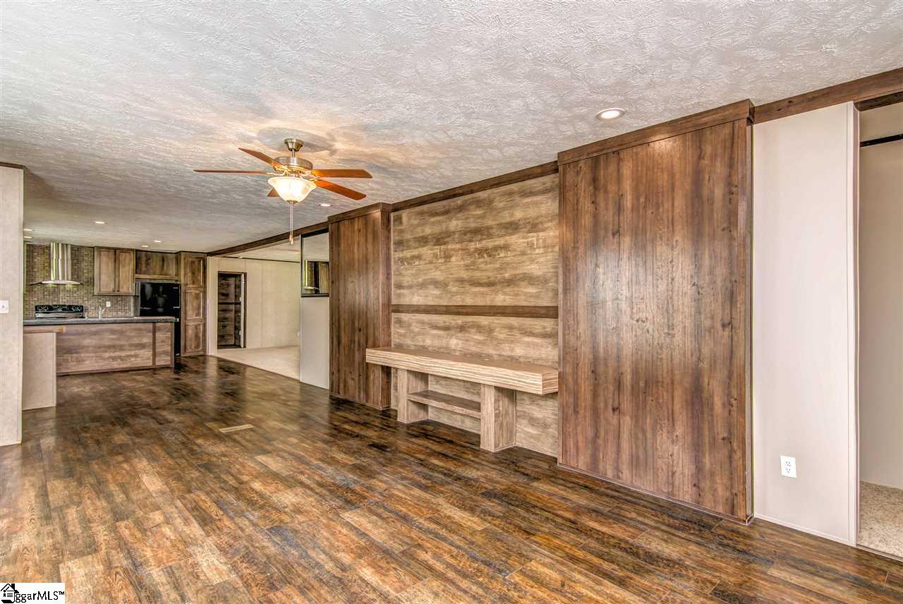 319 Berry Road Pelzer, SC 29669 - Photo 5 of 36