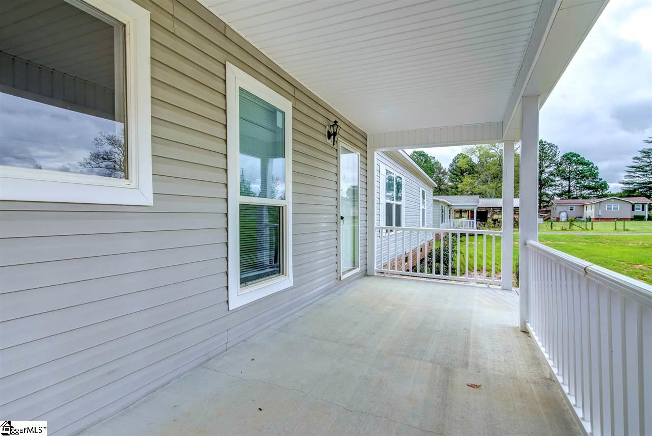 319 Berry Road Pelzer, SC 29669 - Photo 8 of 36