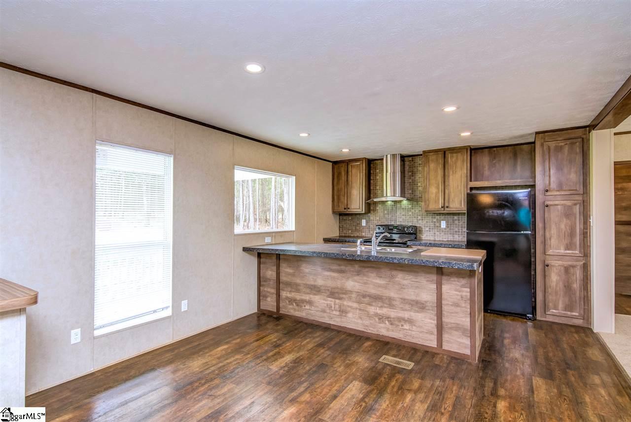 319 Berry Road Pelzer, SC 29669 - Photo 10 of 36