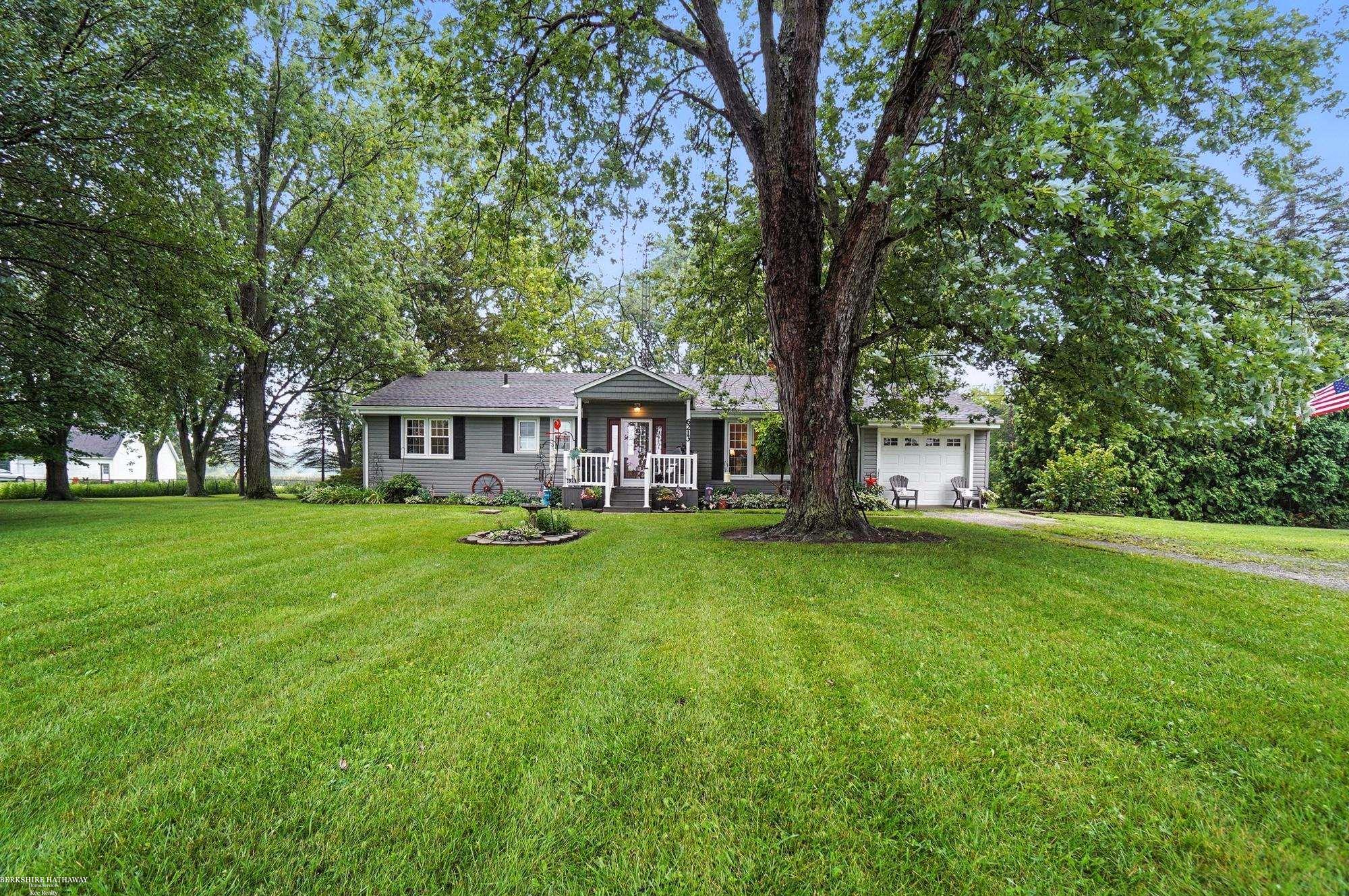 6213 Bibb Road Ottawa Lake, MI 49267 - Photo 2 of 45 50183759-e24507e6-8f3d-4b2a-a40b-04804329d6b7.JPG