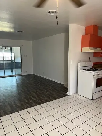 $1,650 | 3405 Laguna Shores Road, Corpus Christi, TX 78418