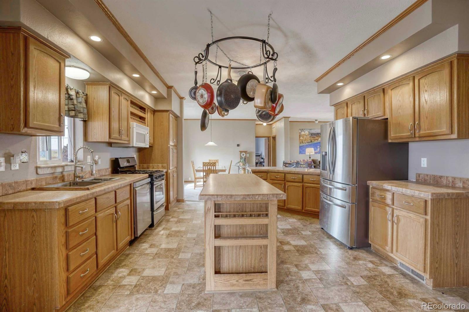 6840 North Manila Road Bennett, CO 80102 - Photo 10 of 33 Gallery Image 10