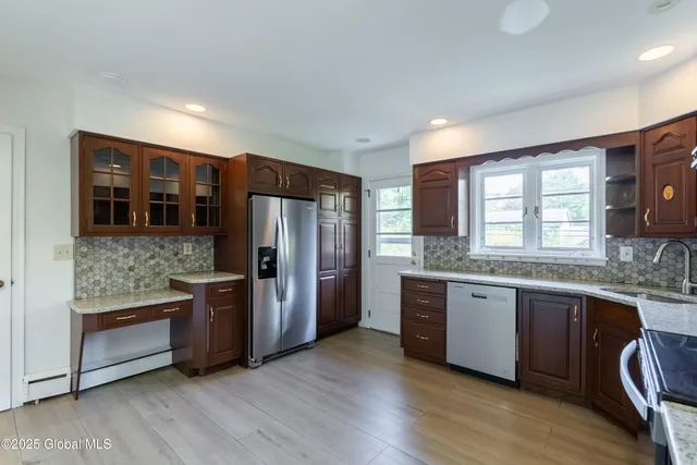 $569,000 | 1258 Hawthorn Road, Niskayuna, NY 12309