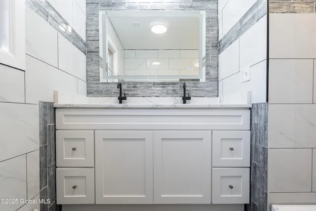 $569,000 | 1258 Hawthorn Road, Niskayuna, NY 12309