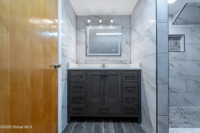 $569,000 | 1258 Hawthorn Road, Niskayuna, NY 12309