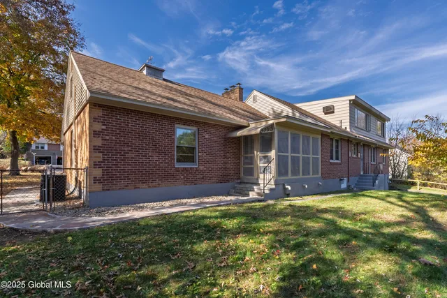 $569,000 | 1258 Hawthorn Road, Niskayuna, NY 12309