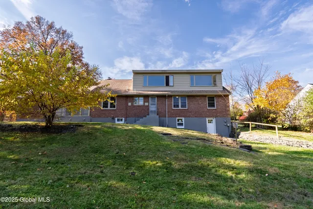 $569,000 | 1258 Hawthorn Road, Niskayuna, NY 12309