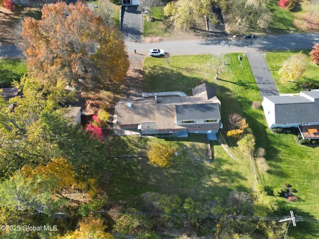 $569,000 | 1258 Hawthorn Road, Niskayuna, NY 12309