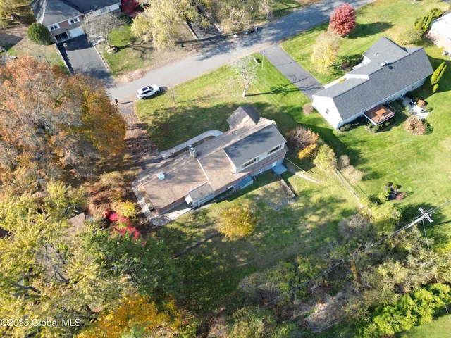 $569,000 | 1258 Hawthorn Road, Niskayuna, NY 12309