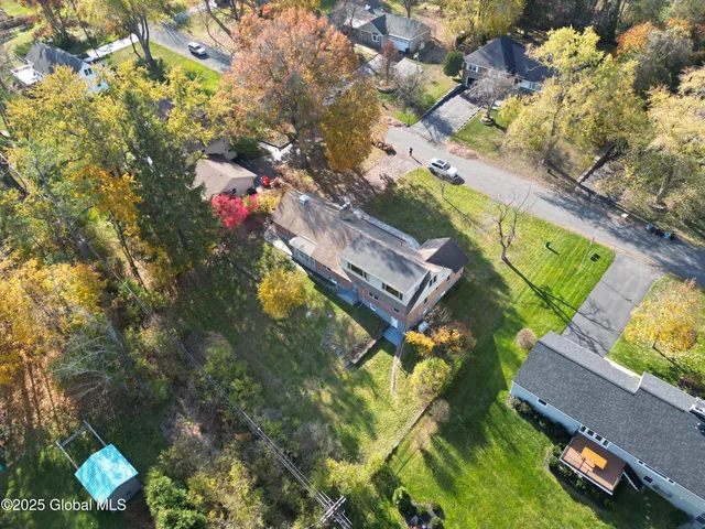 $569,000 | 1258 Hawthorn Road, Niskayuna, NY 12309