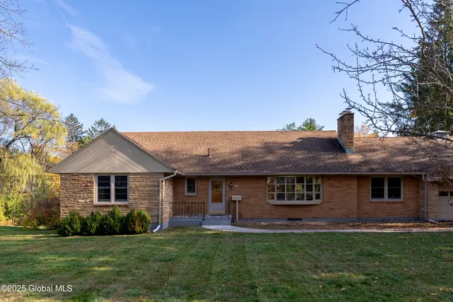 $569,000 | 1258 Hawthorn Road, Niskayuna, NY 12309
