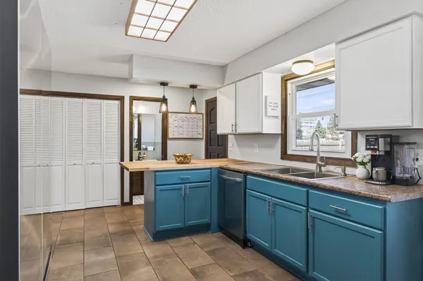 $365,000 | 11601 Eldorado Street Northwest, Coon Rapids, MN 55433