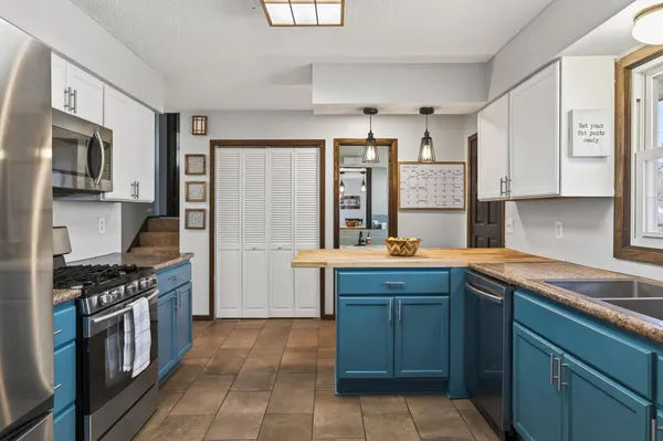$365,000 | 11601 Eldorado Street Northwest, Coon Rapids, MN 55433