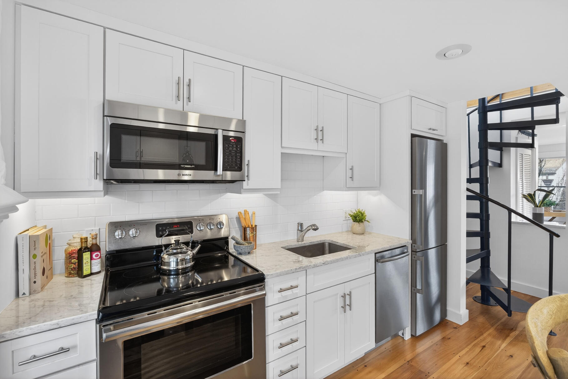 45 Commercial Street, Unit 9 Provincetown, MA 02657 - Photo 12 of 43 PF0A6259