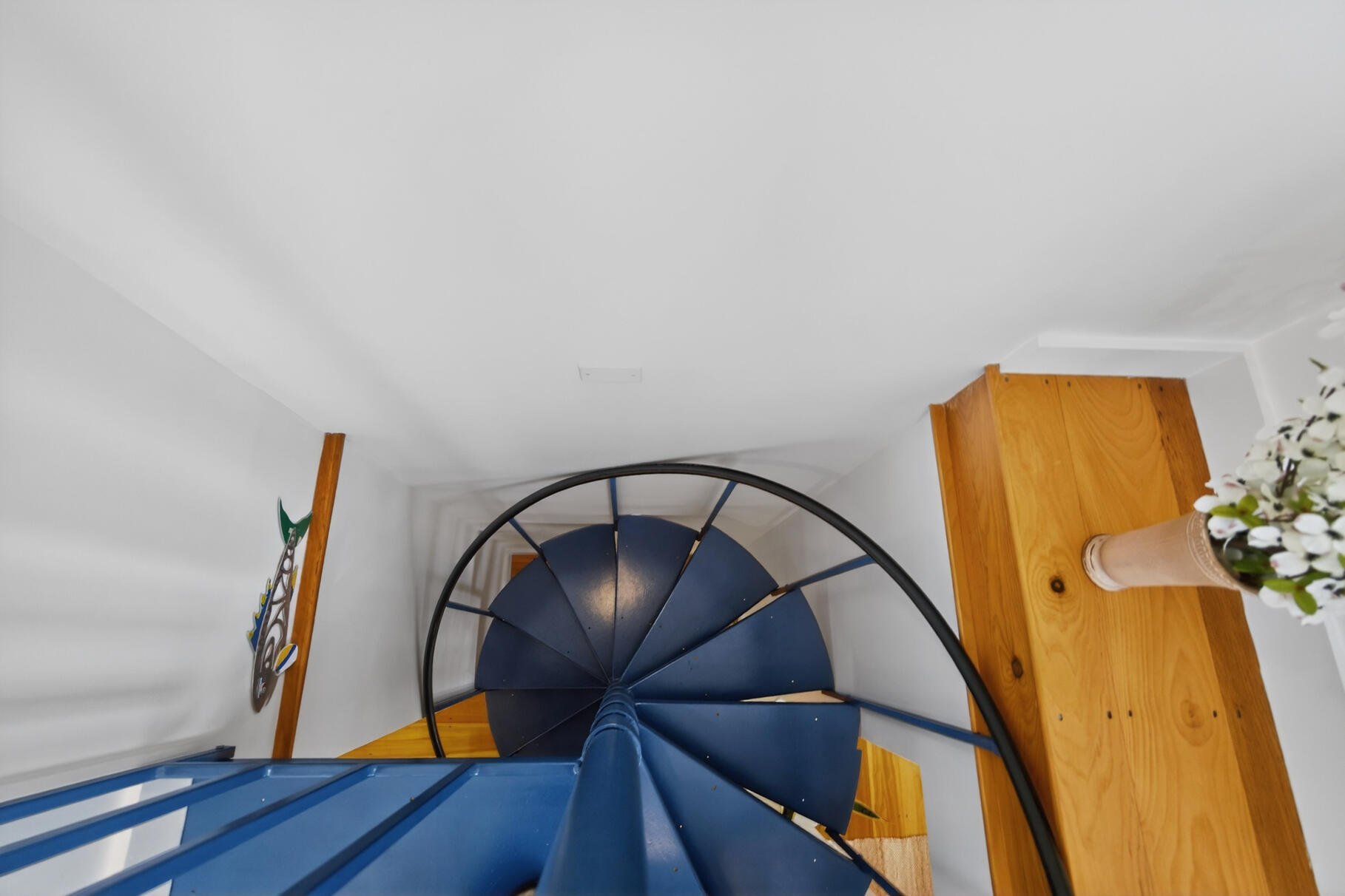 45 Commercial Street, Unit 9 Provincetown, MA 02657 - Photo 23 of 43 PF0A6345