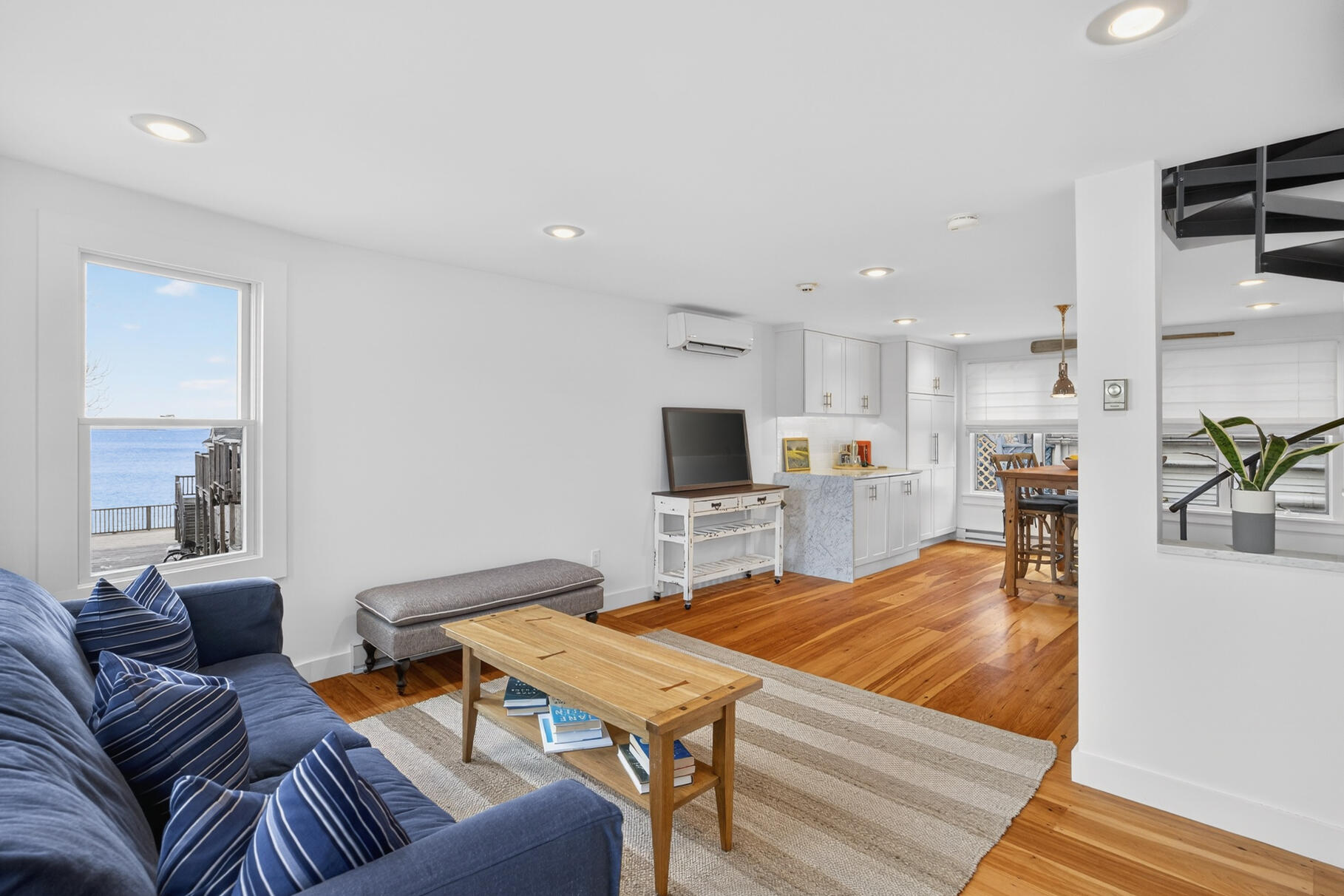 45 Commercial Street, Unit 9 Provincetown, MA 02657 - Photo 8 of 43 PF0A6269