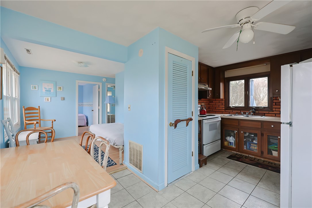 89 Montauk Road Narragansett, RI 02882 - Photo 9 of 27