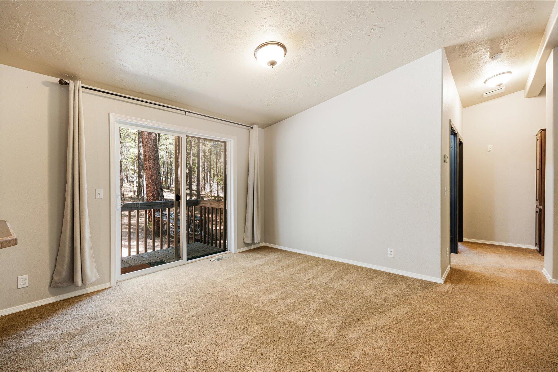 16810 Covina Road Bend, OR 97707 - Photo 9 of 42 9