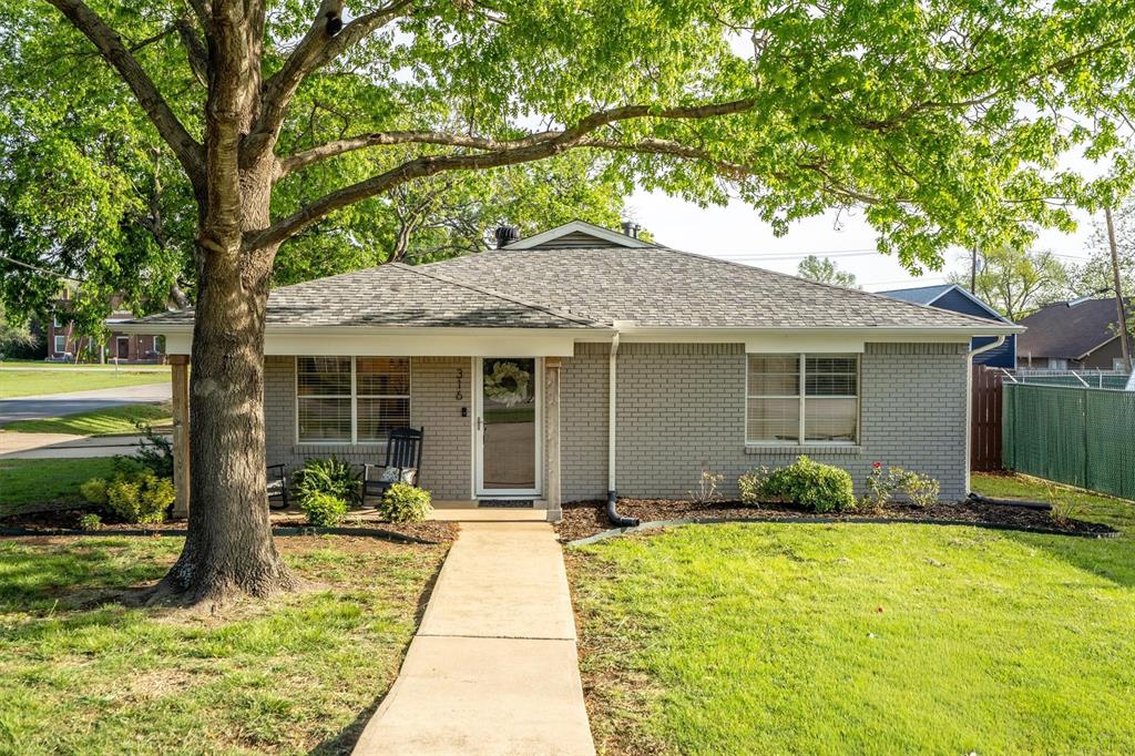 316 West 3rd Street Justin, TX 76247 - Photo 1 of 40