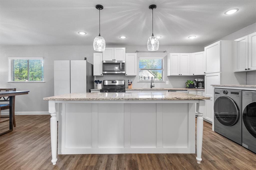 316 West 3rd Street Justin, TX 76247 - Photo 12 of 40