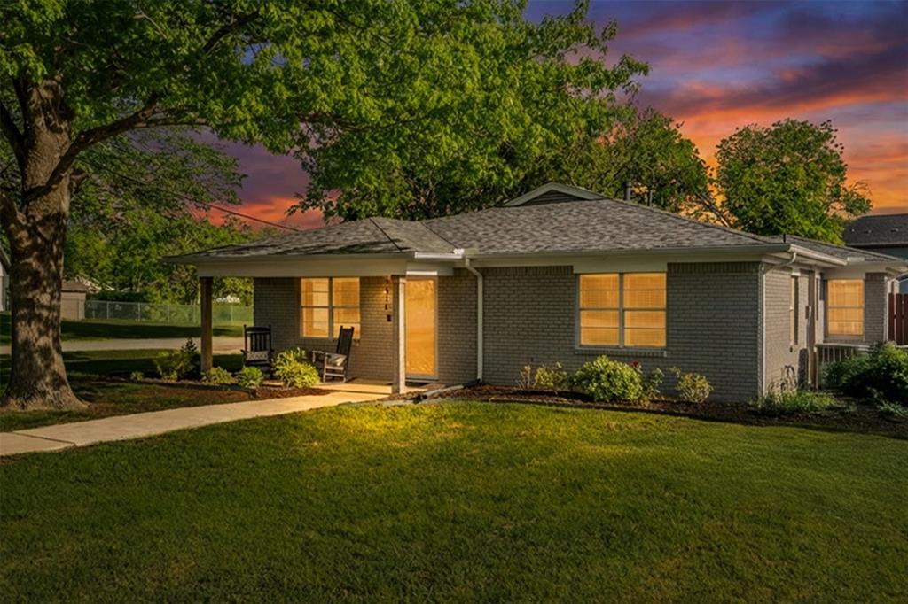 316 West 3rd Street Justin, TX 76247 - Photo 2 of 40